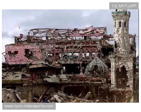 赛车惊魂：车轮脱落猛滚看台，震撼瞬间背后的安全考量