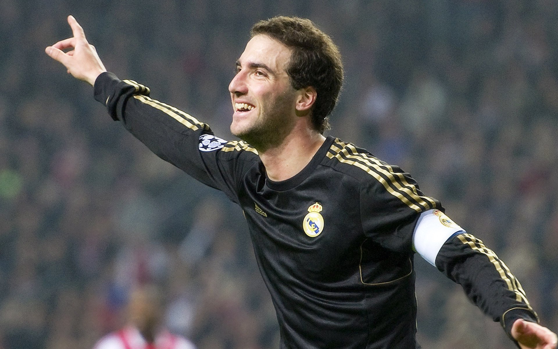 详细阅读:弗朗索瓦·斯图尔特:稳定发挥为南非队保持优势,主宰比赛节奏 弗朗索瓦·斯图尔特:稳定发挥为南非队保持优势,主宰比赛节奏